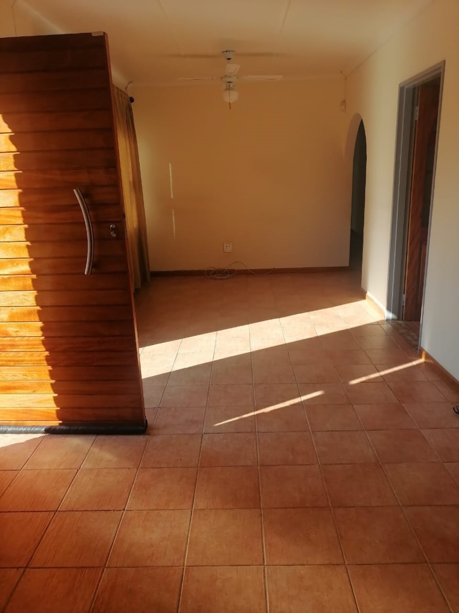 To Let 3 Bedroom Property for Rent in Madeira Park Eastern Cape